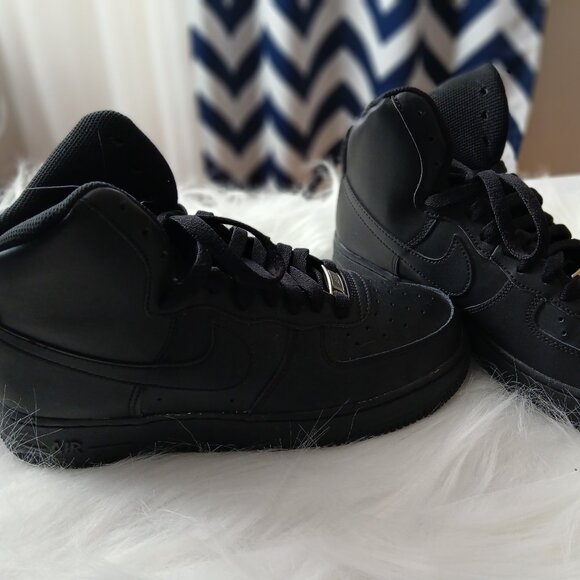 NIKE AIR FORCE 1 HIGH TOPS (Triple Black) NEVER WORN - Picture 1 of 3